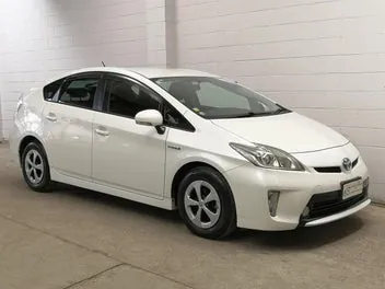 Toyota Prius 2014 photo 2