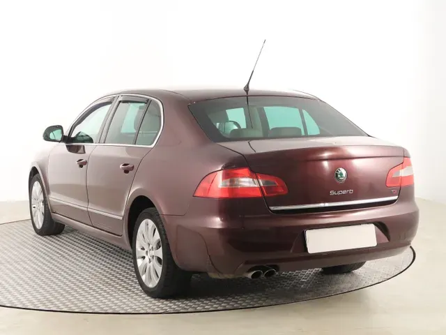 Skoda Superb 2008 photo 3