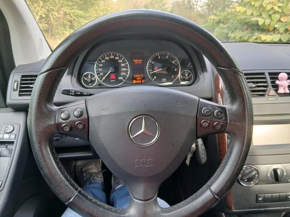 Mercedes-Benz A 180