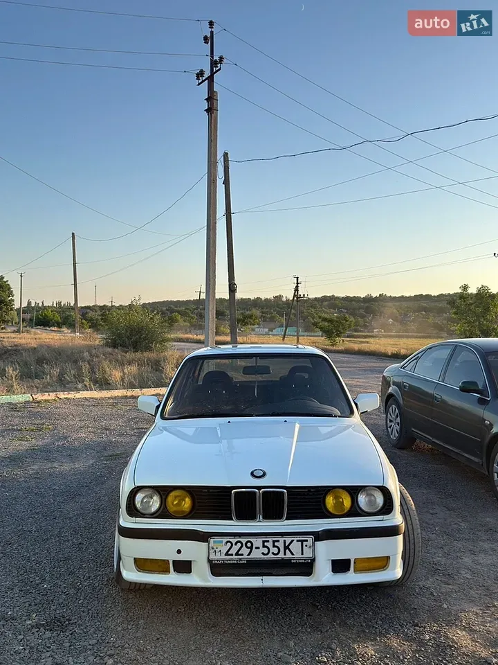 BMW 3 Series 1985 photo 2