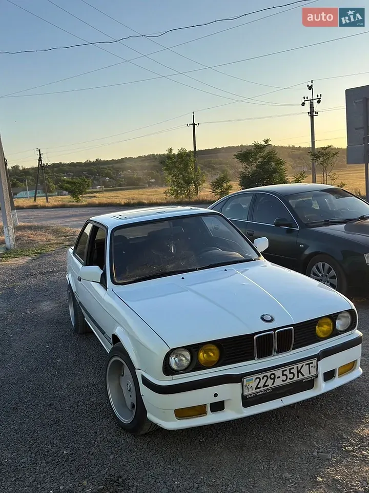 BMW 3 Series 1985 photo 3