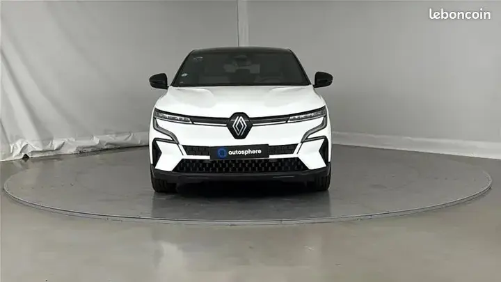 Renault Megane 2023 photo 2