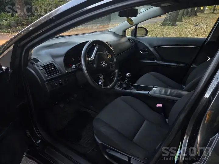Toyota Avensis 2010 photo 5