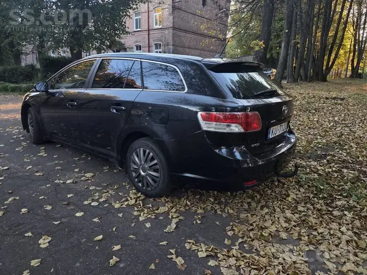 Toyota Avensis 2010 photo 2