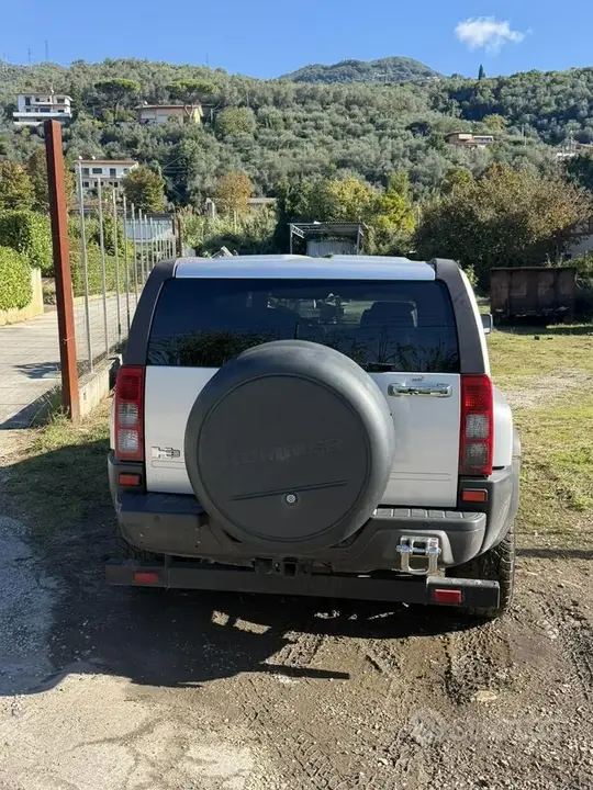 Hummer H3 2007 photo 2