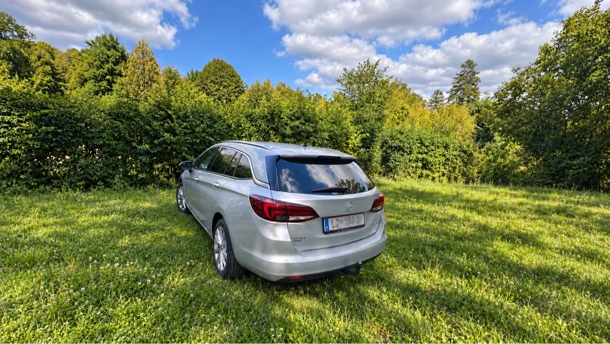 Opel Astra 2018 photo 2