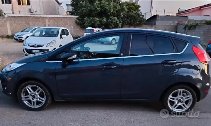 Ford Fiesta 2014 photo 3