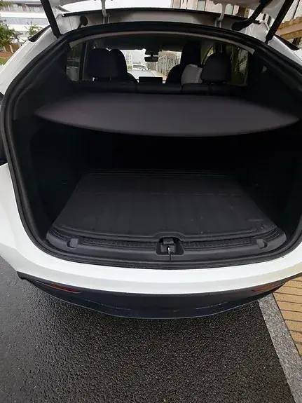 Tesla Model Y 2023 photo 2