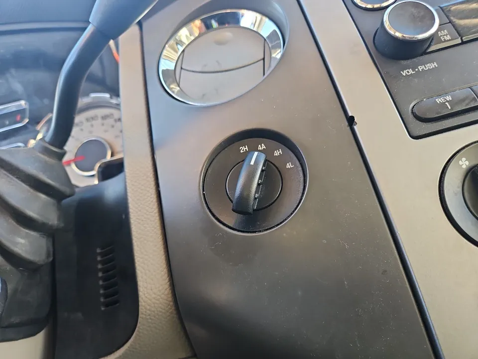 Ford Expedition 2011 photo 4