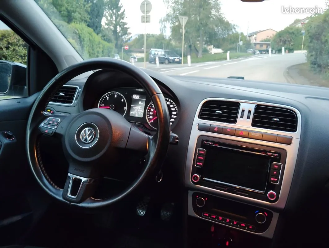 Volkswagen Polo 2012 photo 3