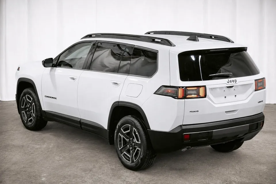 Jeep Cherokee 2026 photo 4