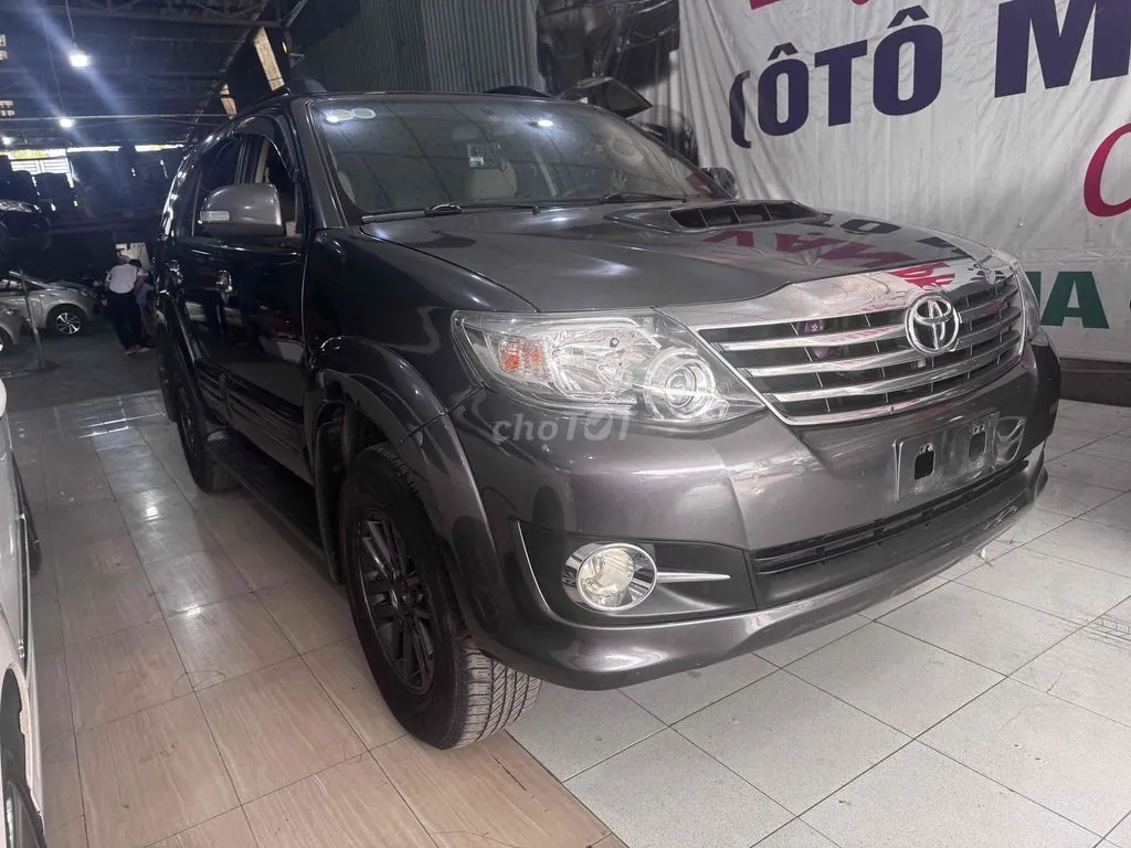 Toyota Fortuner 2015 photo 2