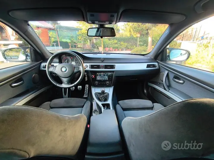 BMW 320I 2009 photo 3