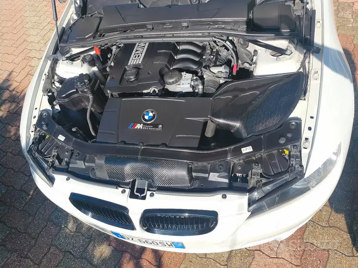BMW 320I 2009 photo 2