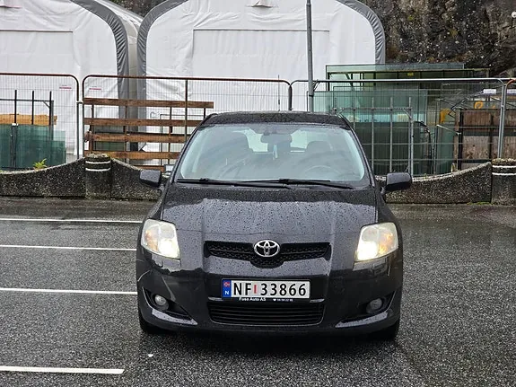 Toyota Auris 2008 photo 2