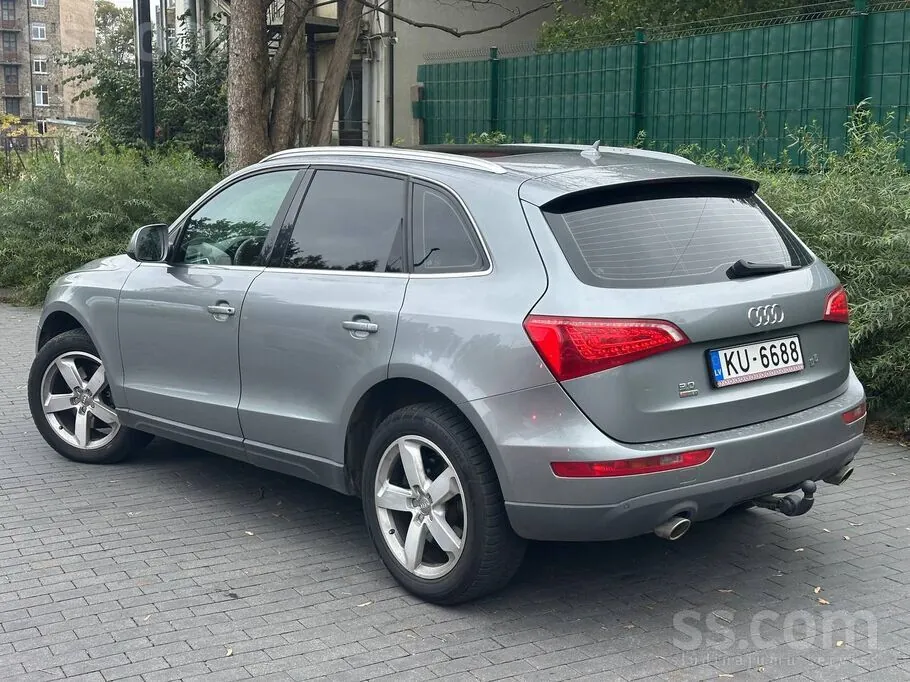 Audi Q5 2010 photo 2