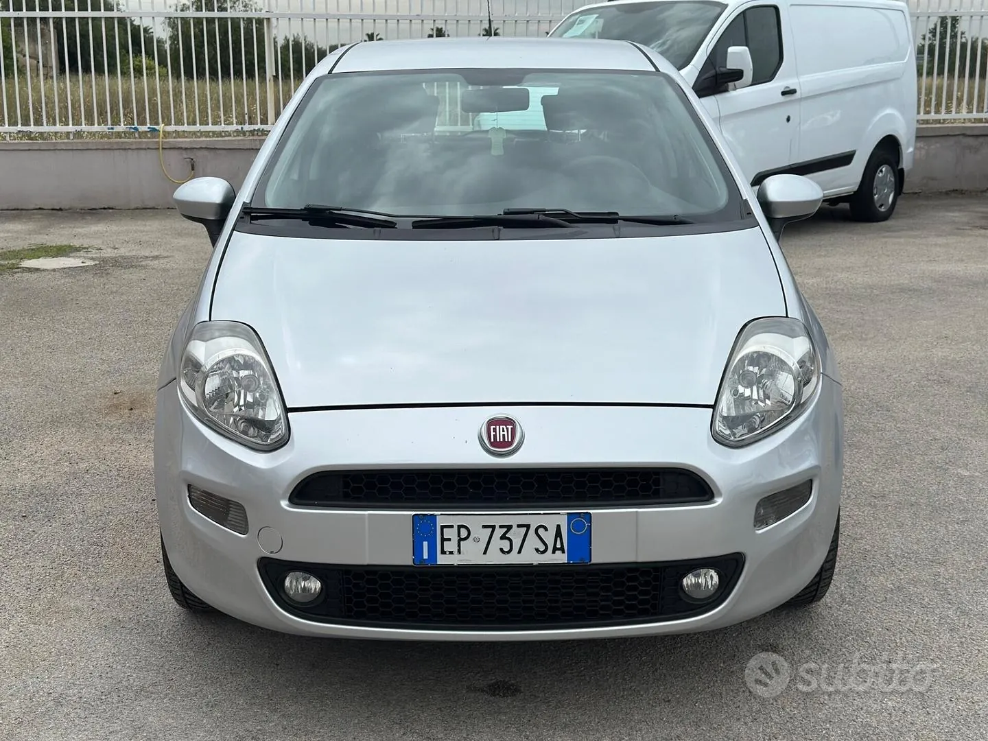 Fiat Punto 2013 photo 2