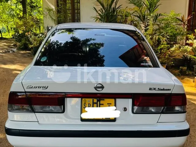 Nissan Sunny 2000 photo 2