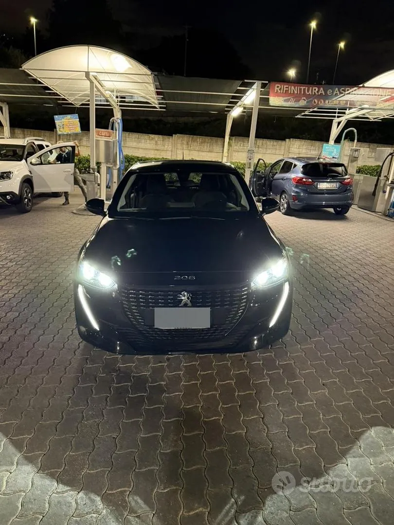 Peugeot 208