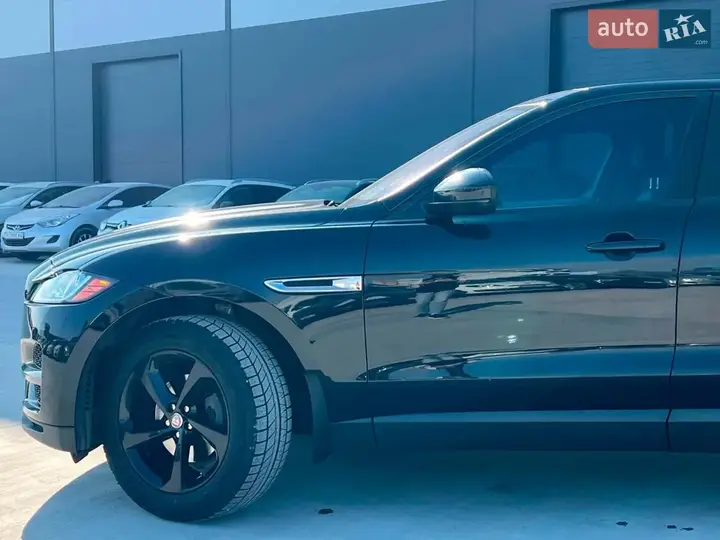 Jaguar F-Pace 2016 photo 3