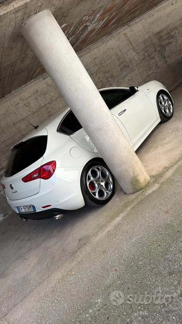 Alfa Romeo Giulietta 2010 photo 3