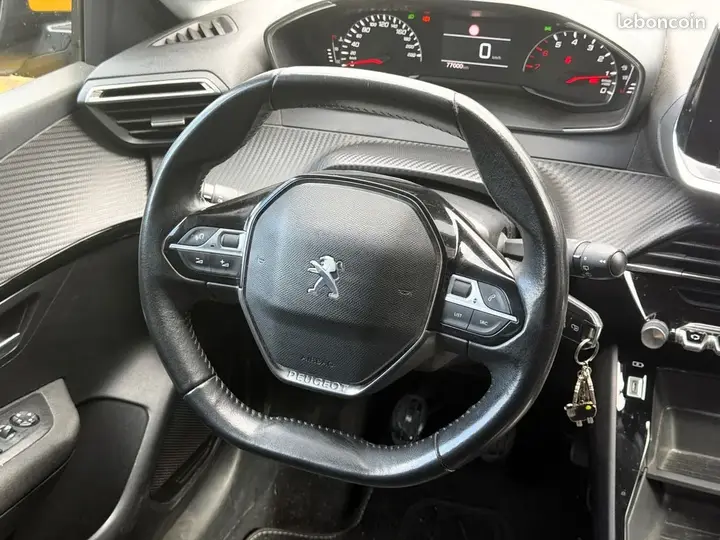 Peugeot 208 2020 photo 4