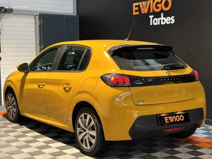 Peugeot 208 2020 photo 2