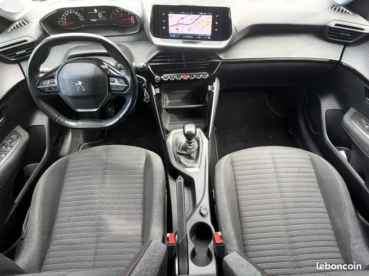 Peugeot 208 2020 photo 3