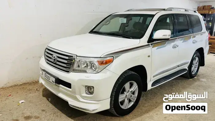 Toyota Land Cruiser 2013 photo 2