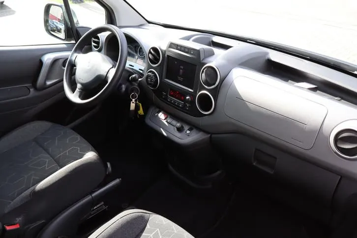 Peugeot Partner Tepee 2019 photo 2