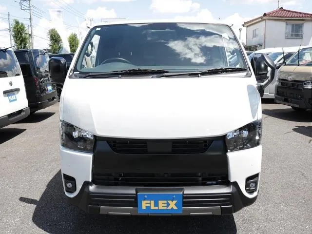 Toyota Hiace 2025 photo 2