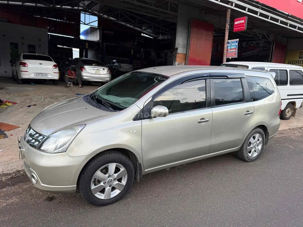 Nissan Livina