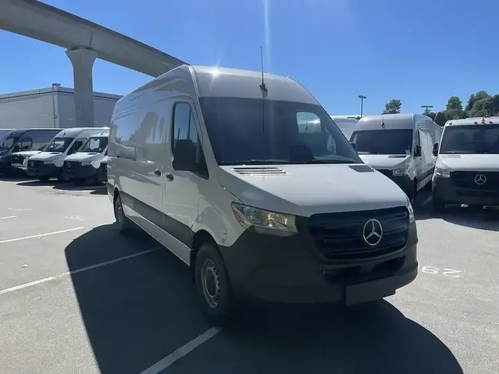 Mercedes-Benz Sprinter 2500 2026 photo 2
