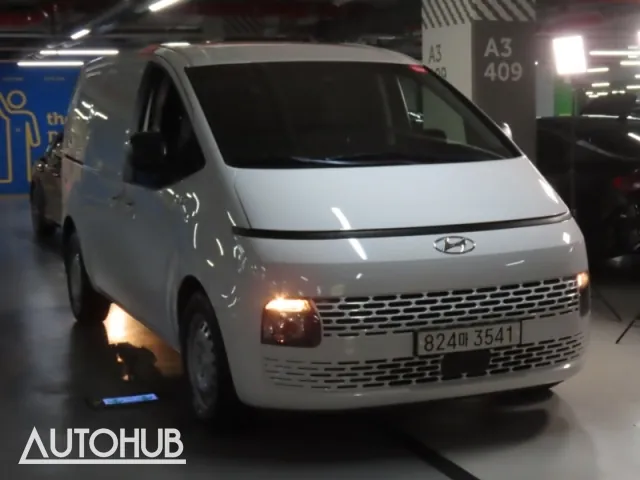 Hyundai Staria 2022 photo 2