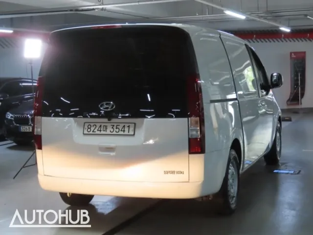 Hyundai Staria 2022 photo 3