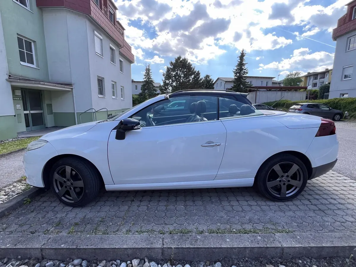 Renault Megane 2013 photo 2