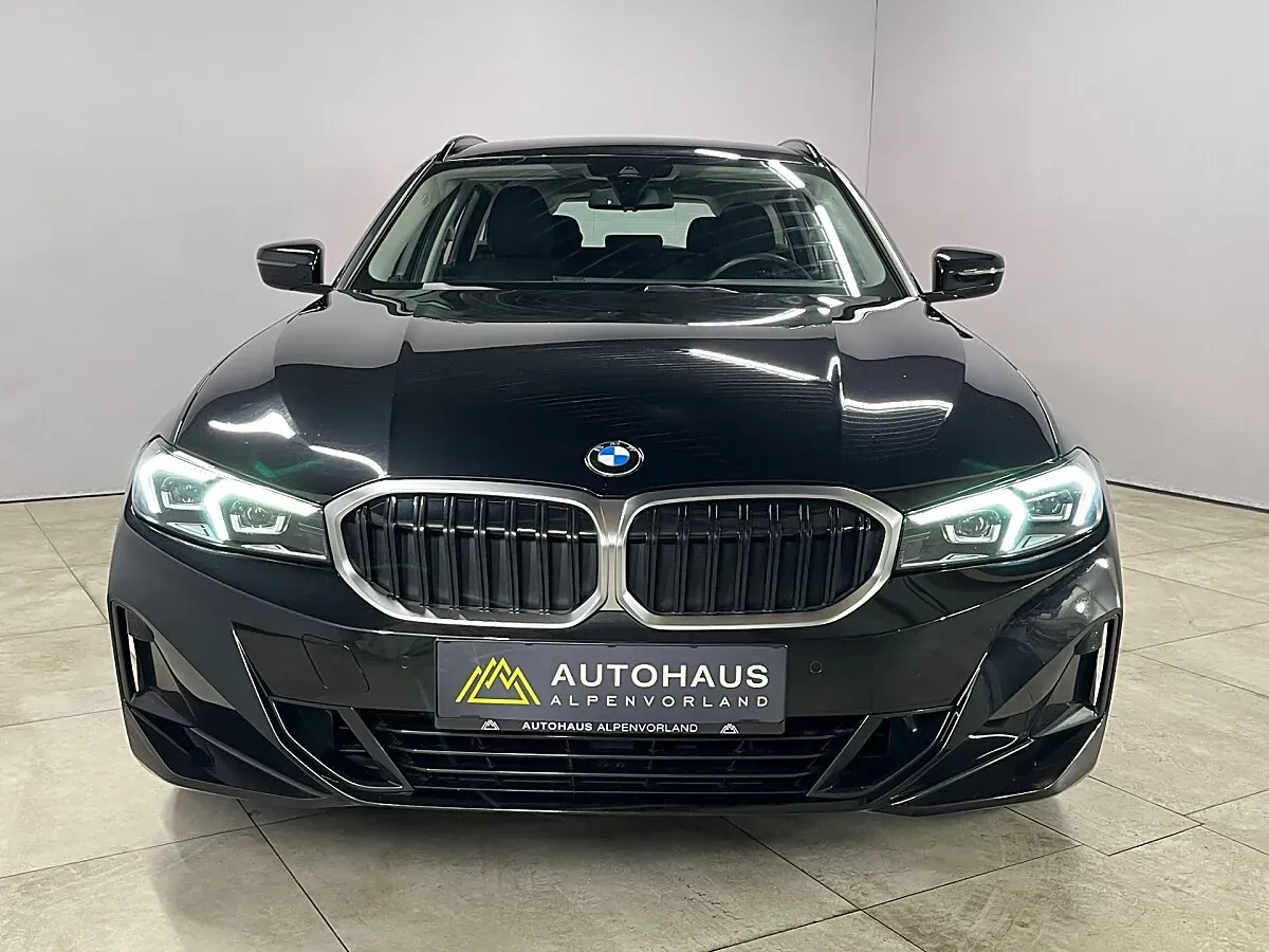 BMW 3 Series 2023 photo 3
