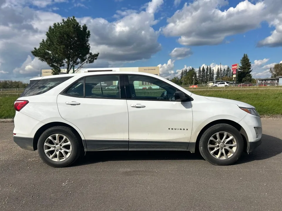 Chevrolet Equinox 2018 photo 2