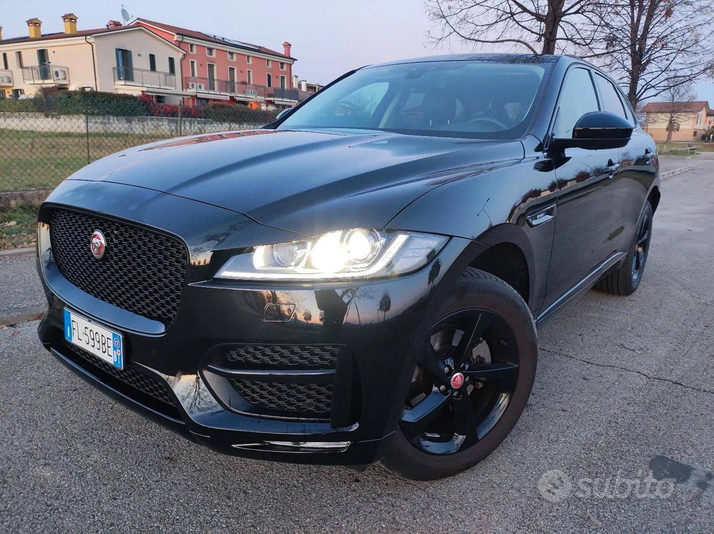 Jaguar F-Pace 2017 photo 5