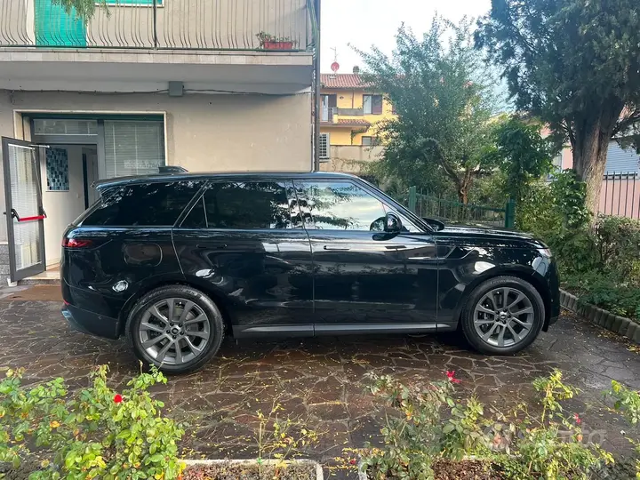 Land Rover Range Rover Sport 2024 photo 2
