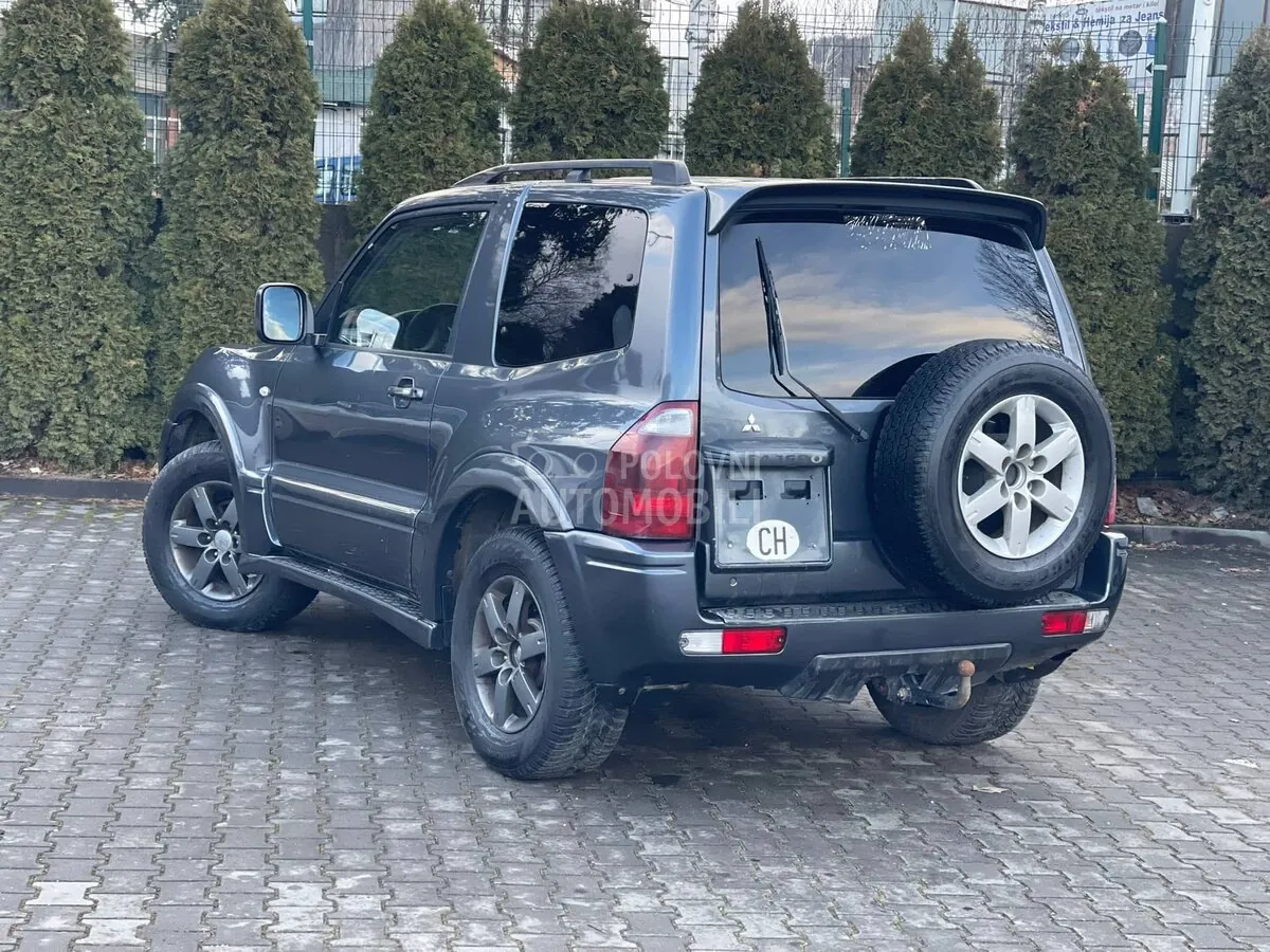 Mitsubishi Pajero 2006 photo 3