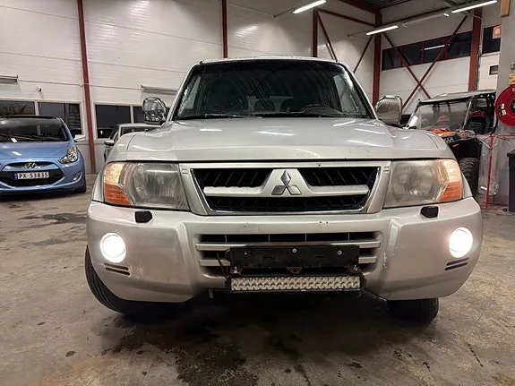 Mitsubishi Pajero 2003 photo 3