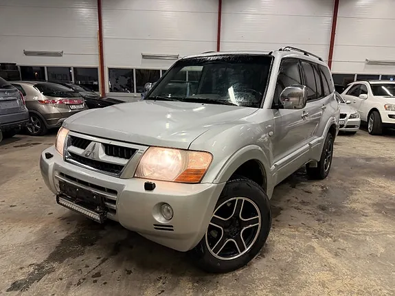 Mitsubishi Pajero 2003 photo 2