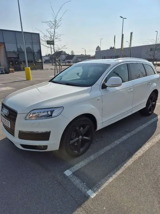 Audi Q7 2008 photo 2