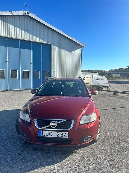 Volvo V50 2011 photo 2