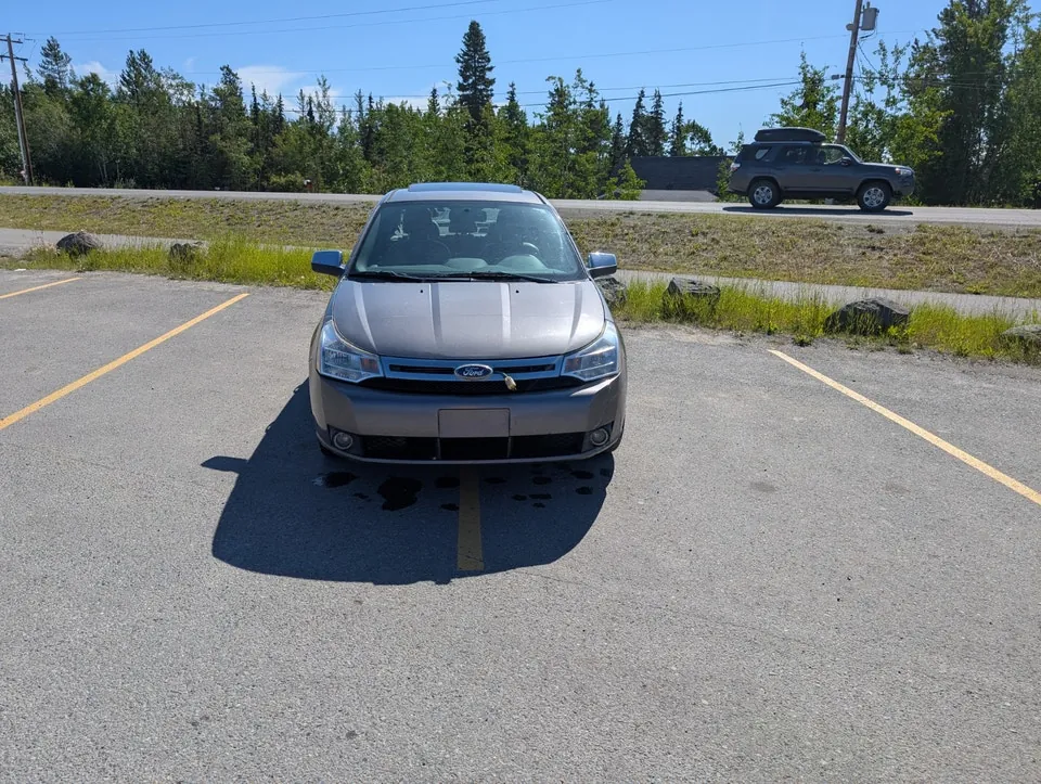 Ford Focus 2011 photo 3