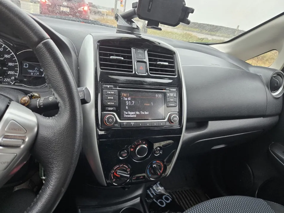 Nissan Versa Note 2015 photo 2