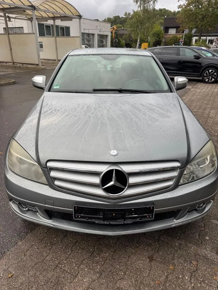 Mercedes-Benz 220