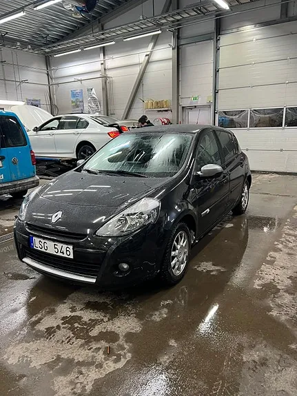 Renault Clio 2011 photo 2