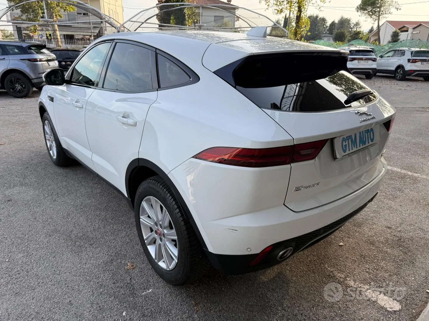 Jaguar E-Pace 2019 photo 4